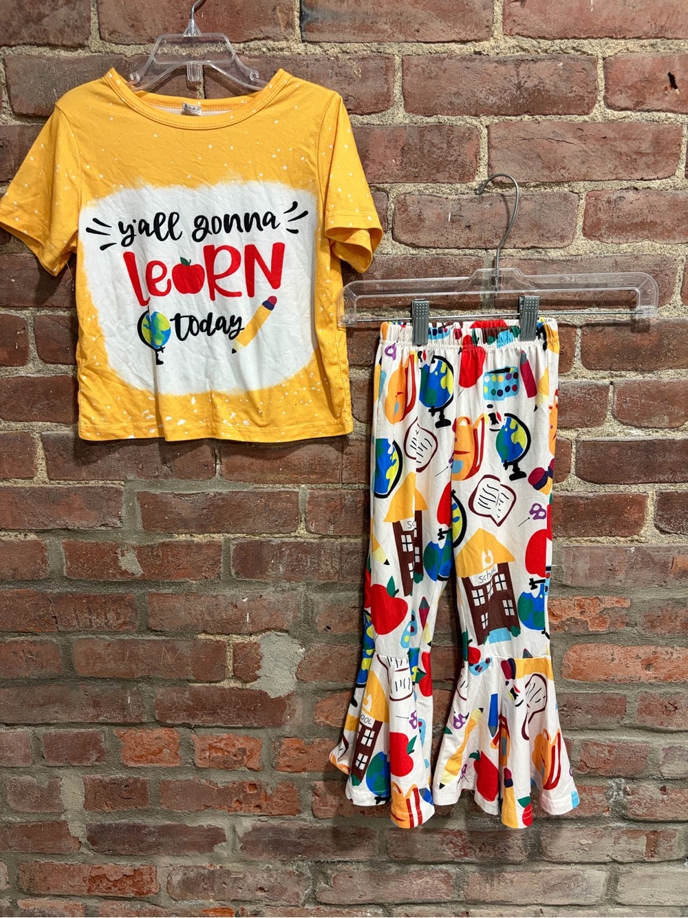Kids Yellow 'Y'all Gonna Learn Today' set. Size 5T bell bottom like leggings